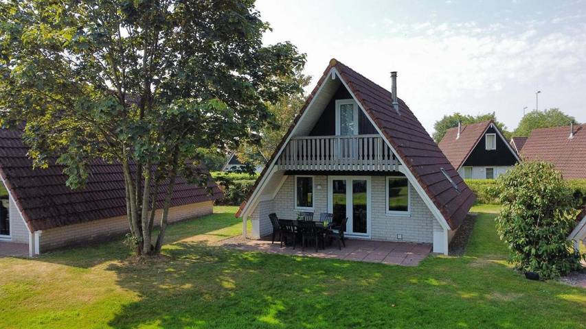 Vakantiepark voor 6 personen, with Balkon and Terras as well as Tuin and Kinderzwembad in Hardenberg