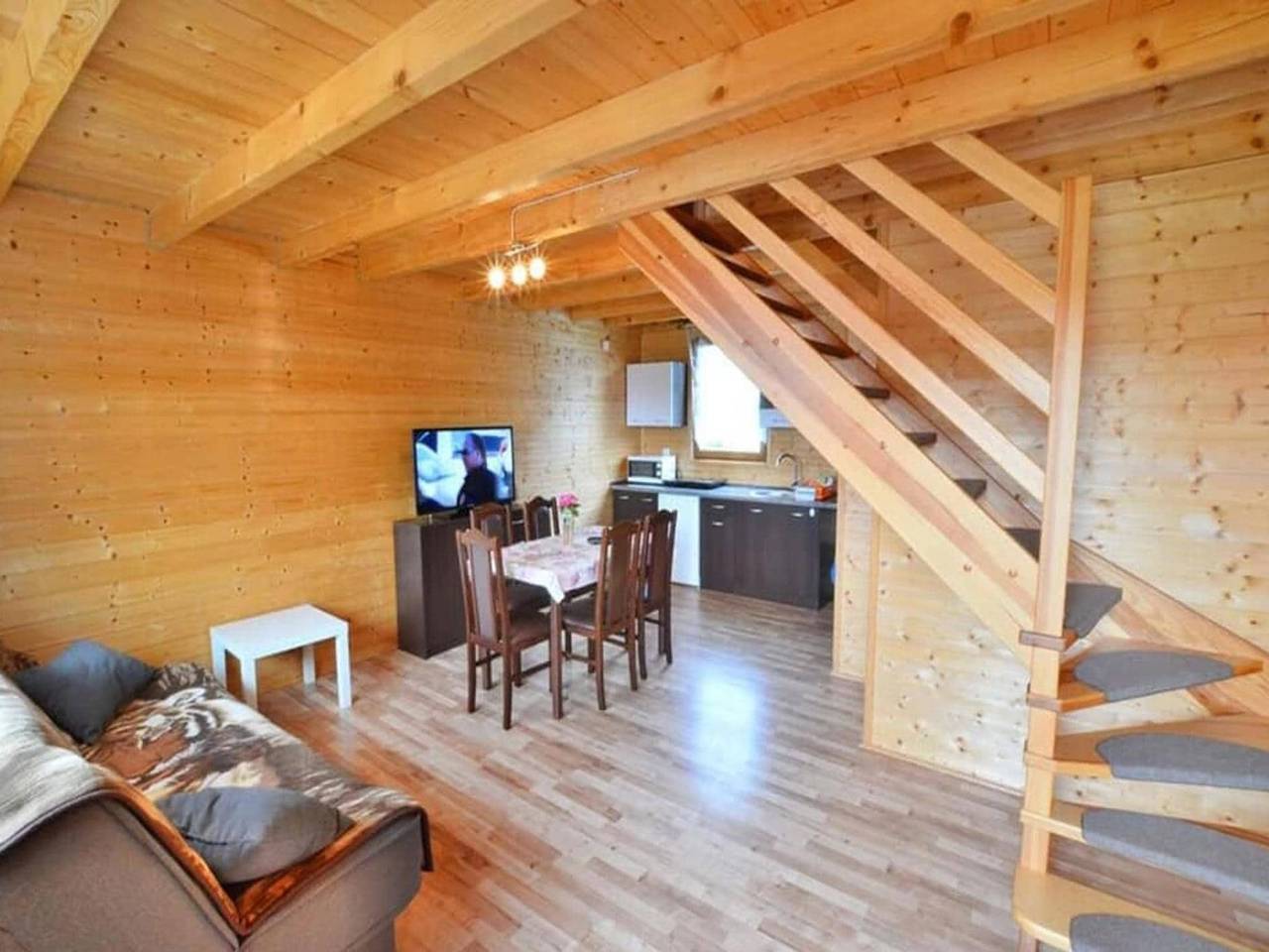 Komfortable Ferienhäuser mit Terrassen, Sommerpool in Powiat Sławieński