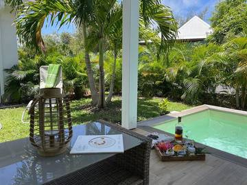 Gîte pour 2 personnes, avec jardin ainsi que terrasse et piscine en Guadeloupe