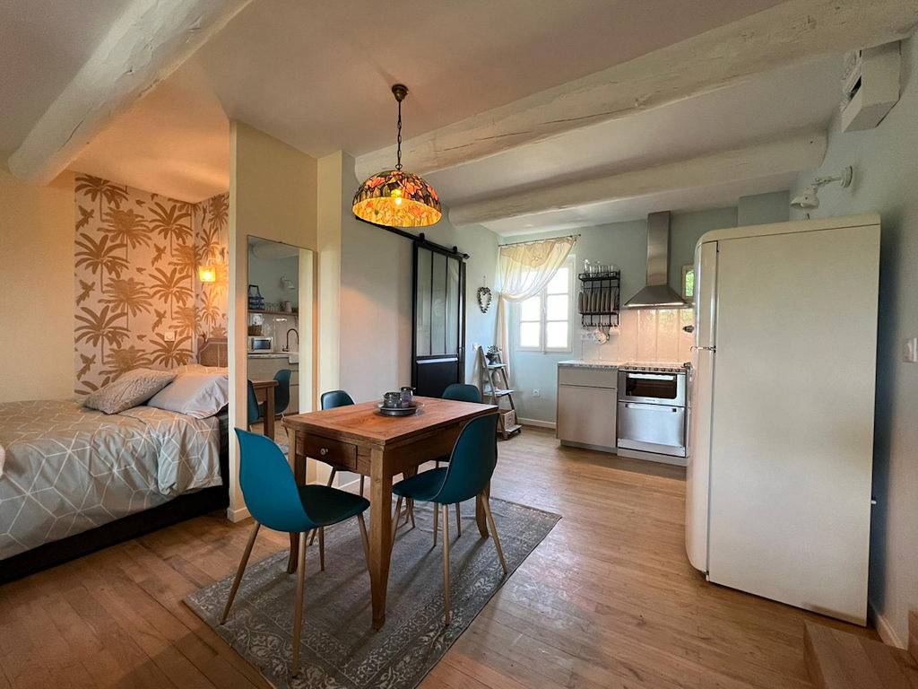 Entire apartment, Gite L'Épicure - Grenache, au pied du Ventoux in Vacqueyras, Vaucluse