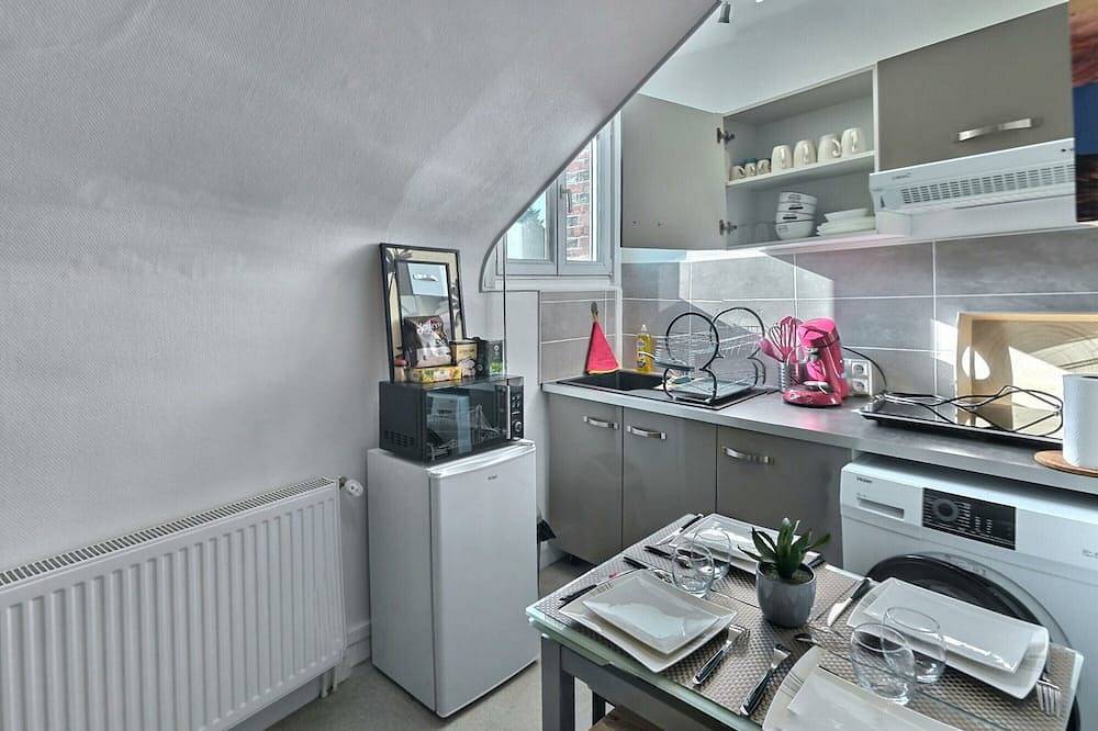 Ganze Wohnung, Studio facing train station - wifi in Évreux, Évreux und Umgebung
