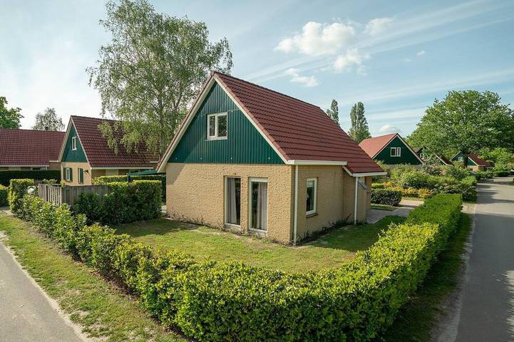 Ferienhaus für 4 Personen, mit Terrasse und Pool