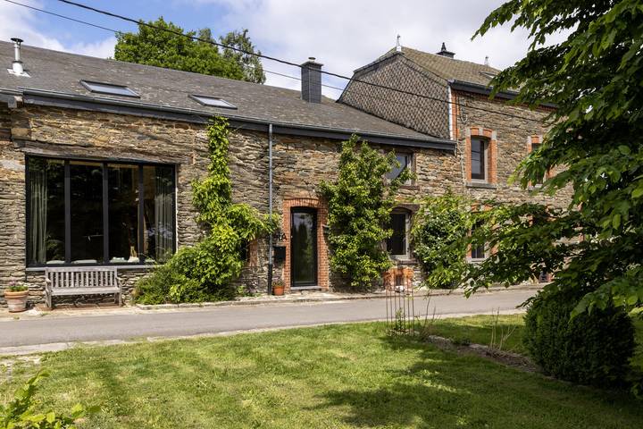 Location de vacances pour 6 personnes, avec jardin et terrasse dans Gros Fays