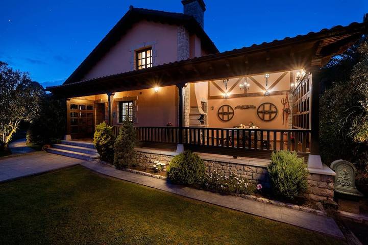 Gîte pour 6 personnes, avec Terrasse et Jardin