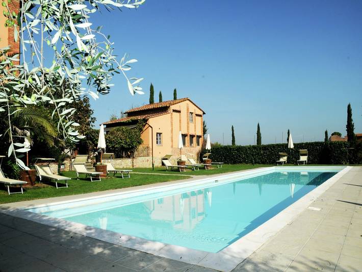 Casa vacanza per 6 persone, con giardino e piscina, adatto a famiglie con bambini in Castiglione del Lago
