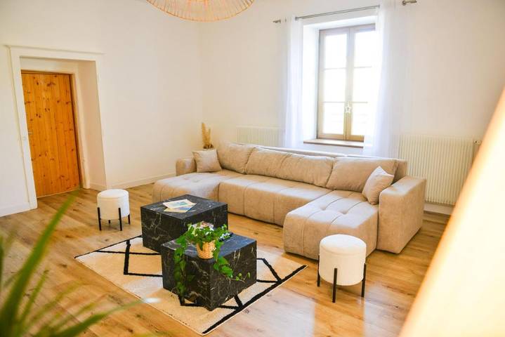 Location de vacances pour 11 personnes, avec jardin à Menétru-le-Vignoble - 3