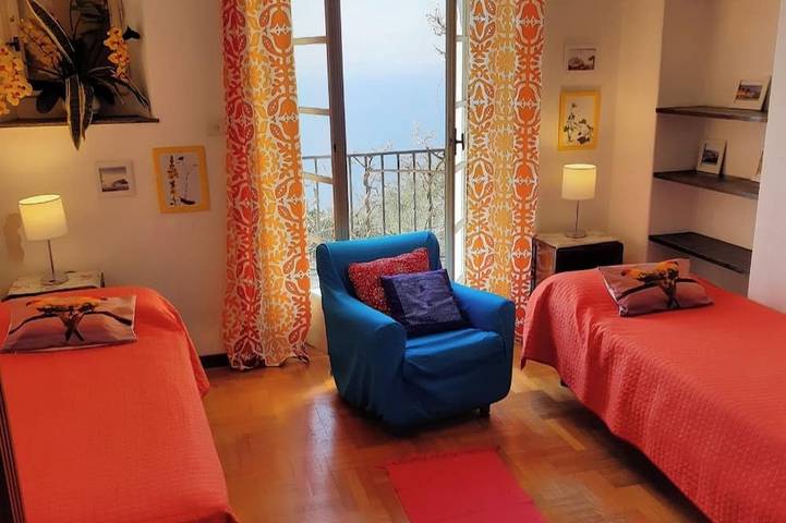 'Stunning Views': villa con piscina a pochi passi dalla spiaggia in Spiaggia Baia delle Sirene (Garda), Garda