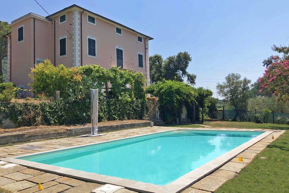 Casa vacanza a Luni a partire da 1061€ a notte