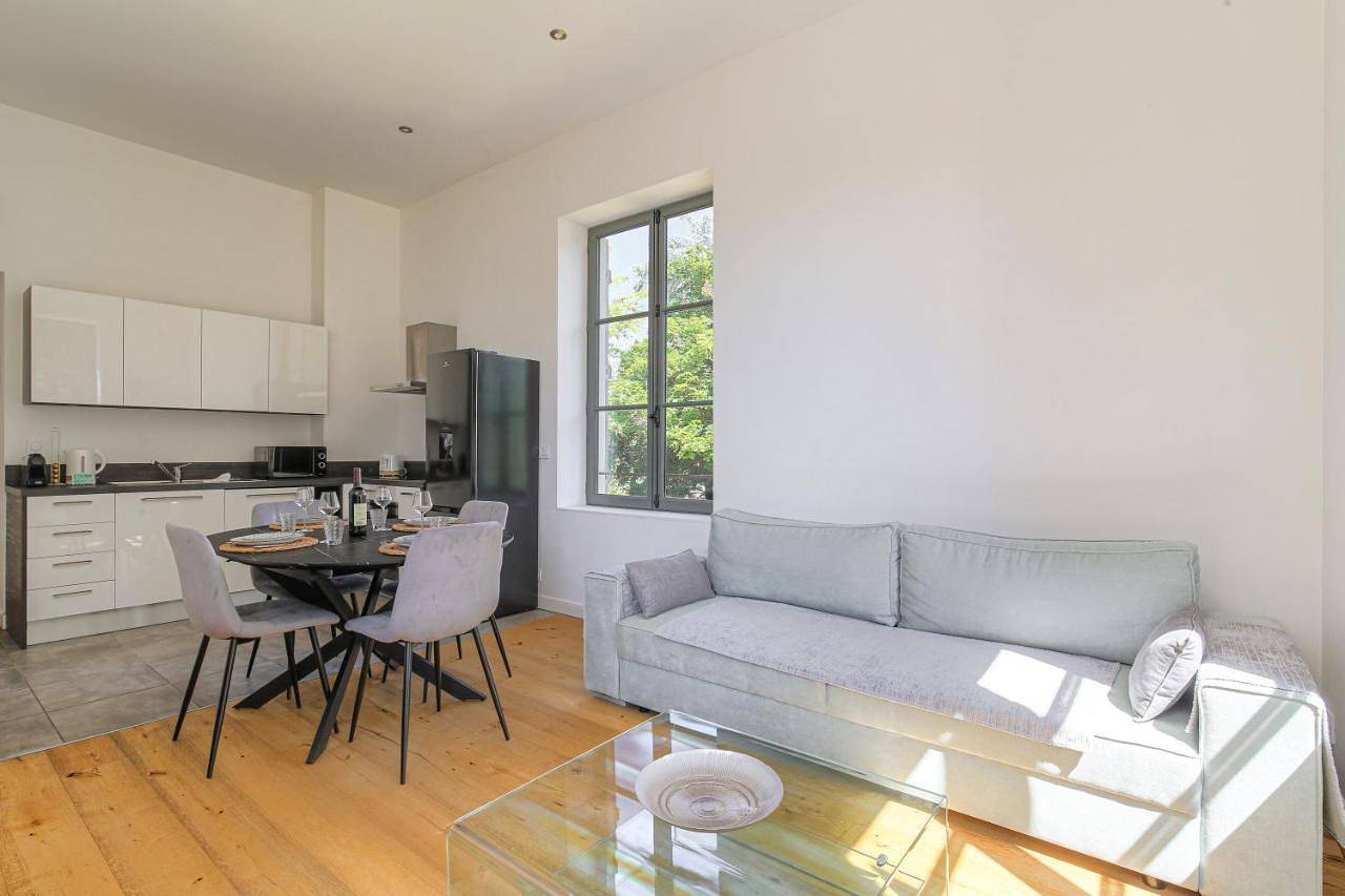 Appartement entier, One-Bedroom Apartment in Écully, Lyon et ses environs