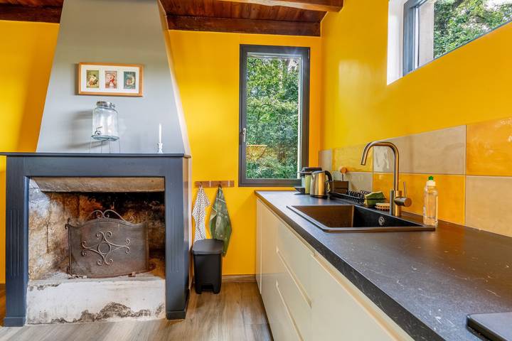 Forest Cottage 'Maison forestière Pleine Nature Kerdary' with Private Terrace, Garden & Wi-Fi in Nivillac, Vannes region
