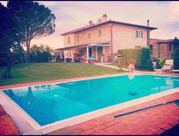 Gîte pour 3 personnes, avec jacuzzi ainsi que piscine et jardin à Vinci