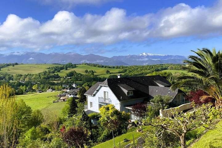 Gîte pour 2 personnes, avec Terrasse et Jardin à Estialescq