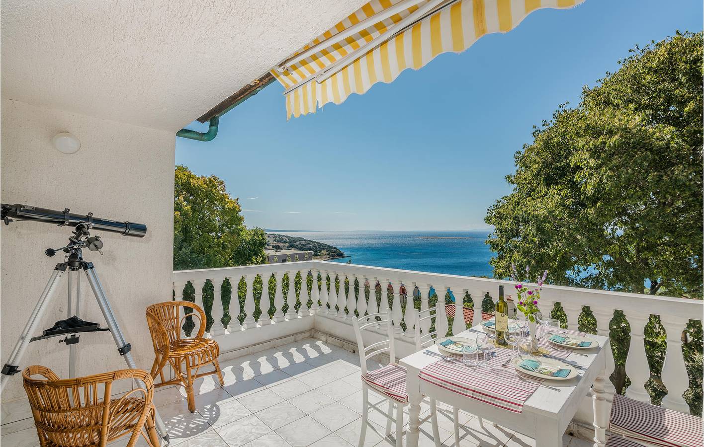 Ganze Ferienwohnung, Ferienwohnung für 4 Personen mit Terrasse in Baska, Krk