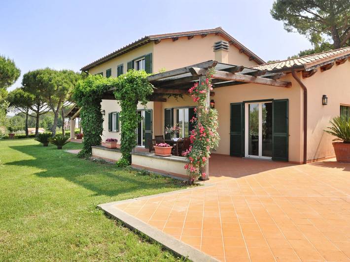 Villa a Magliano Sabina con piscina privata in Magliano Sabina, Provincia di Rieti