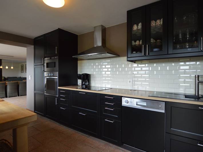 Location de vacances pour 12 personnes, avec sauna et terrasse ainsi que piscine et jardin, animaux acceptés à Houffalize - 3