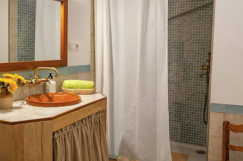 5 bedroom stunning home in Gerena in Gerena, Sevilla Provinz