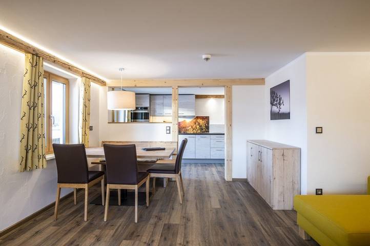 Ferienwohnung für 4 Personen, mit Balkon und Whirlpool sowie Garten und Sauna in Oberstdorf
