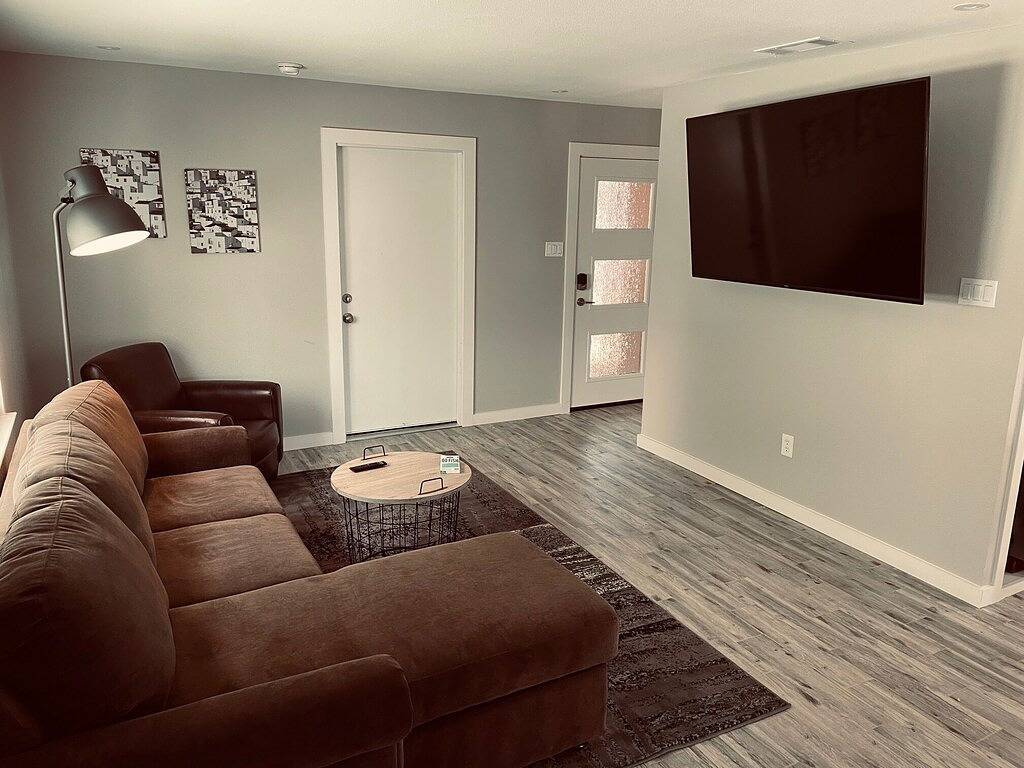 \"Modern Contemporary\" (912)Walk to Atnt - Globe Life -Texas Live and more!! in Arlington, Tarrant County