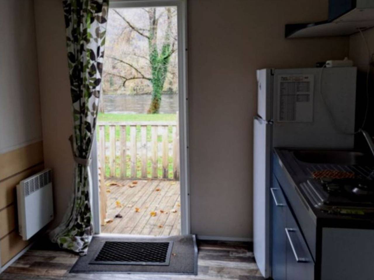 Mobil home confortable pour 5 avec terrasse in Monceaux-sur-Dordogne, Région de Tulle