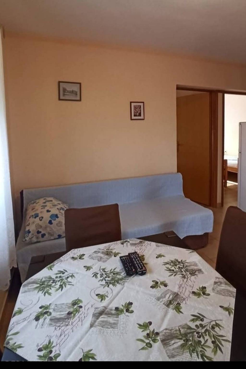 Ganze Wohnung, 2-Zimmer-Ferienwohnung mit Terrasse Jezera (Murter) A-24202-a in Tisno, Murter