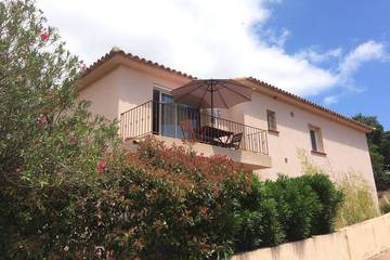 Gîte pour 4 personnes, avec balcon dans Sainte-Lucie de Porto-Vecchio