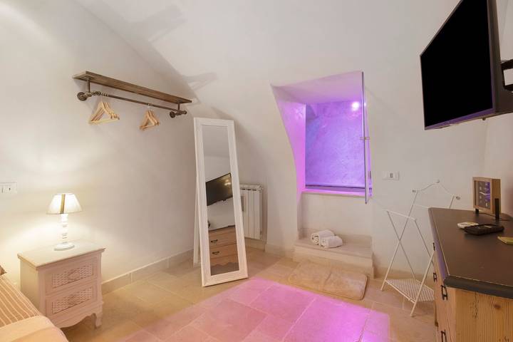 Entire apartment, Apartment 'Tuccia' with Balcony, Wi-Fi and Air Conditioning in Ostuni, Salento