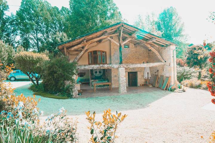 Location de vacances pour 4 personnes, avec Terrasse et Jardin à L'Isle-Bouzon