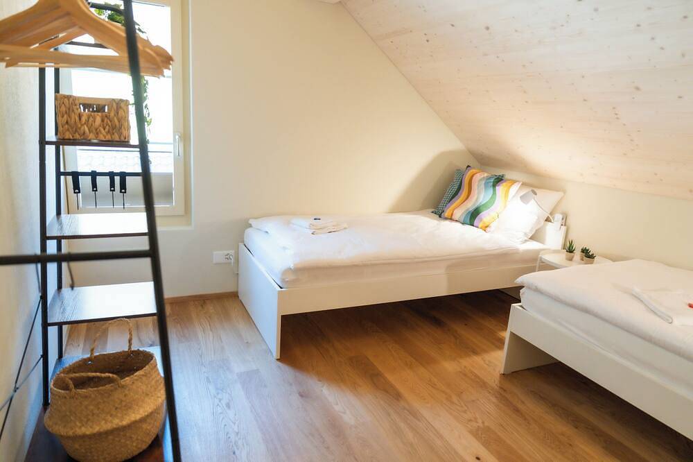 Ganze Wohnung, Pilatus Nest • Luzern • Berge • See • Interlaken • Terrasse • hell & modern in Alpnachstad, Alpnach