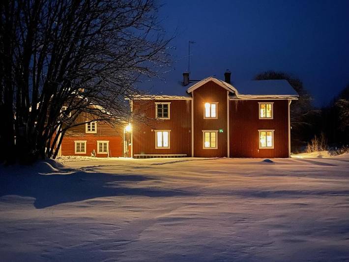 Villa för 8 Personer, med sjöutsikt och trädgård i Hudiksvall