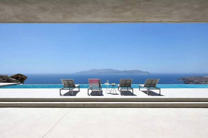 Villa for 8 people, with Balcony and Garden as well as Pool in Ios