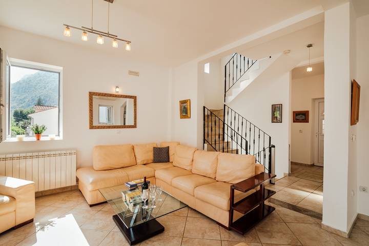 Ferienhaus für 9 Personen, mit Ausblick und Garten sowie Meerblick in Montenegro - 3