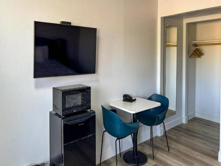 Ganze Wohnung, 1 Kingsize-Bett | Nichtraucher, Kühlschrank in Fresno County