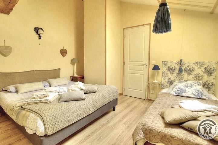 Location de vacances pour 6 personnes, avec jardin à Vernay - 4