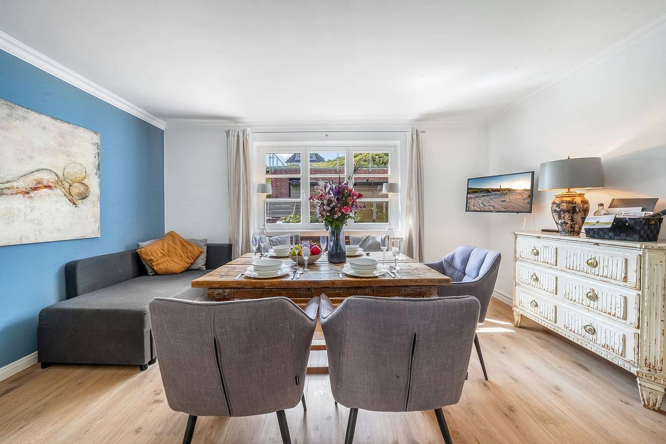 Ganze Wohnung, Modernisierte Ferienwohnung mit Terrasse in strandnaher Lage in Hörnum. in Hörnum, Sylt