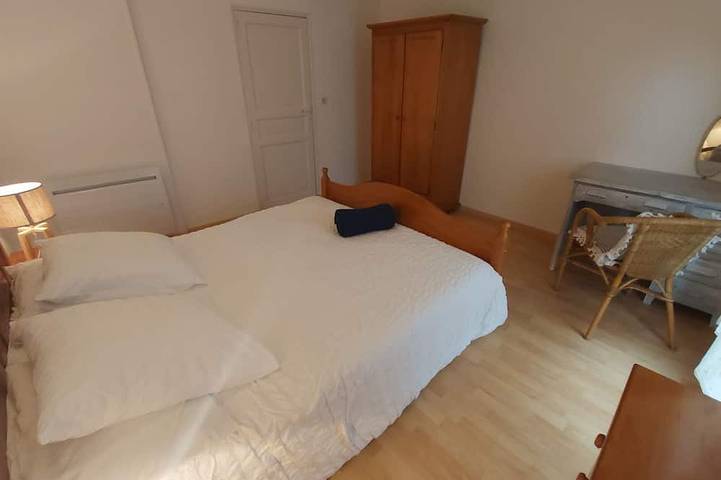 Gîte pour 4 personnes, avec Terrasse ainsi que Jardin et Piscine à Calorguen - 3