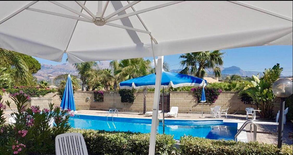 Villa Camelie in Spiaggia (Campofelice di Roccella), Campofelice di Roccella
