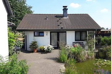 Ferienhaus für 4 Personen, mit Garten in Hürth