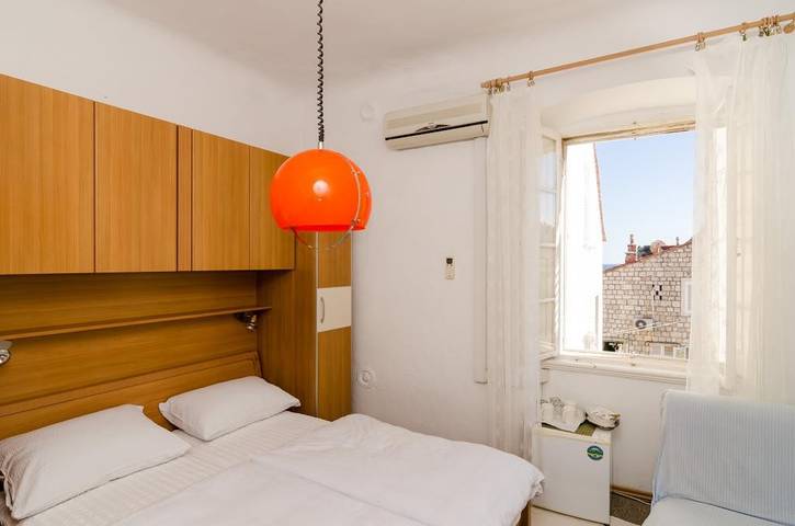 Bed and breakfast for 3 people in Dubrovnik