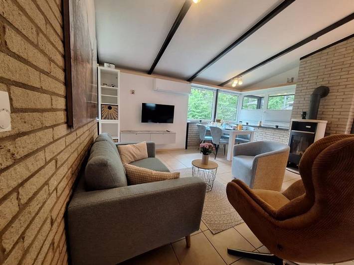 Luxus-Ferienhaus für 4 Personen, mit Terrasse und Garten sowie Ausblick in Gerolstein