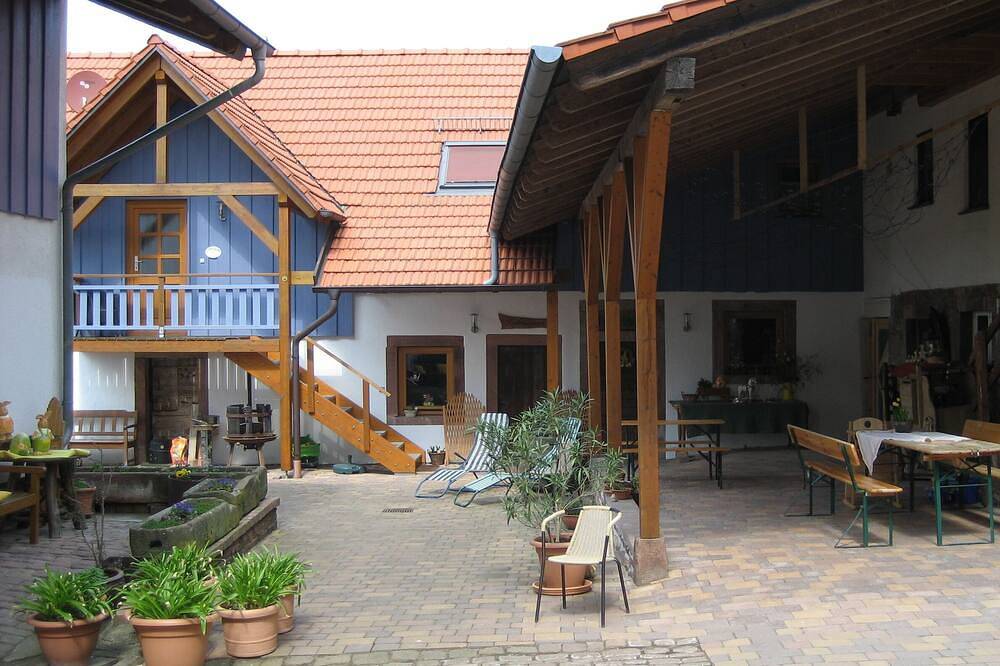 Ganze Wohnung, Fewo im Erdgeschoss für 1 - 2 Personen für Urlauber und für Geschäftsreisende in Oberzent, Odenwaldkreis