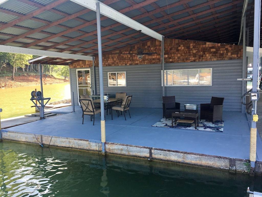Wachen Sie mit dem See als Vorgarten auf! 3bd / 1bth mit Landzugang und Bootsbeleg in Norris Lake
