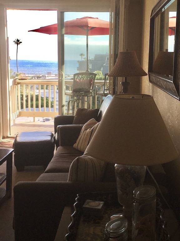 Vacation rental for 4 people, with pool and sauna as well as yard and hot tub in Oceanside