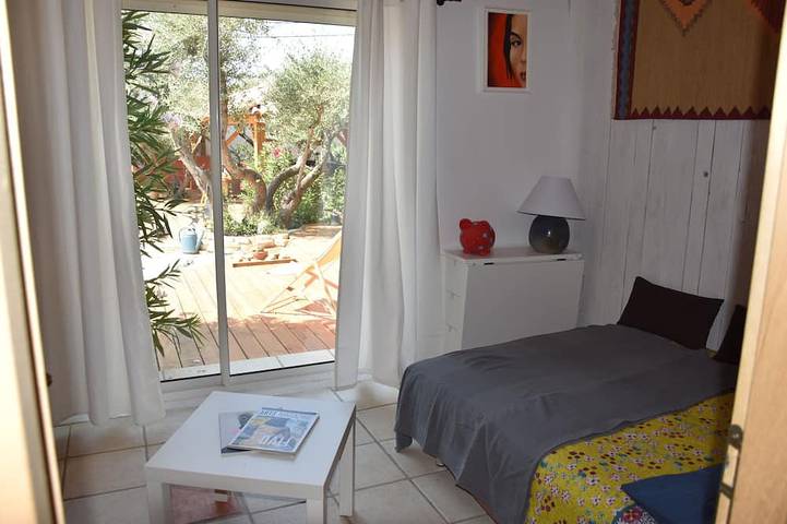 Location de vacances pour 6 personnes, avec jardin ainsi que jacuzzi et balcon à Saint-Bauzille-de-Montmel - 4