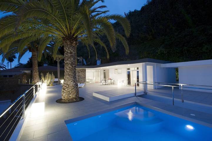 Ferienhaus für 4 Personen, mit Pool und Garten sowie Terrasse
