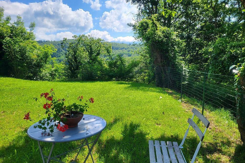 Villa mit 3 Schlafzimmern, 2 Bädern, privatem Pool, zu Fuß zum Restaurant, Wlan in Castelnuovo di Garfagnana, Garfagnana