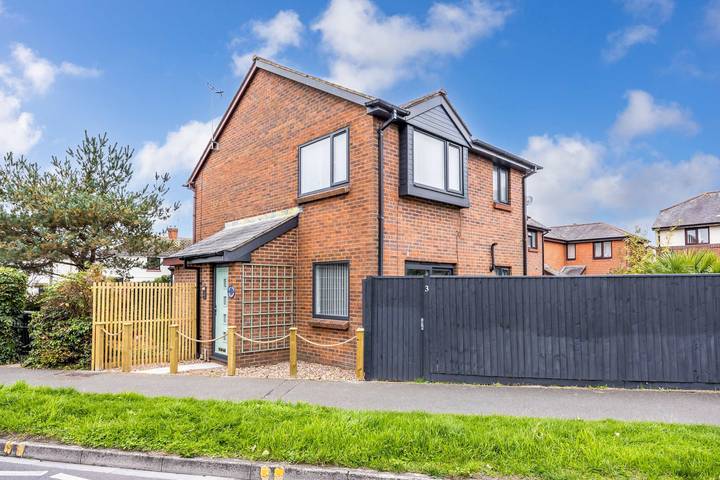 Holiday home for 2 people, with balcony/terrace, child-friendly in Poole