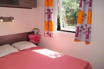 Camping pour 8 Personnes dans Gassin, Région de Draguignan, Photo 2