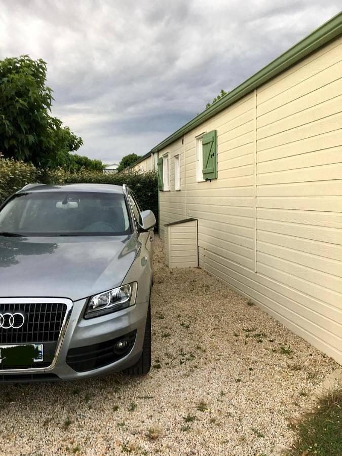 Location de vacances pour 6 personnes, avec terrasse ainsi que piscine et jardin à Brem-sur-Mer - 4