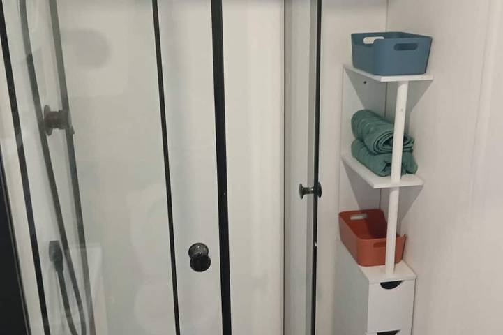 Gemütliches Zimmer 15 Minuten von Paris-Orly mit Bad und privater Terrasse in Choisy-le-Roi, Val-de-Marne