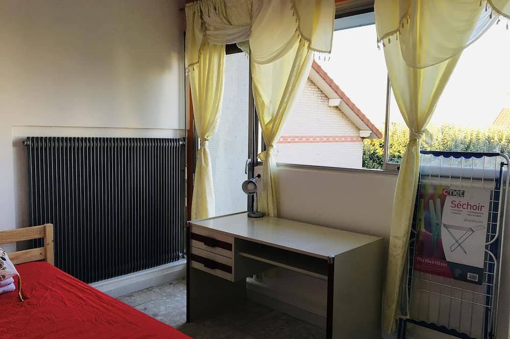 Sanitized Confortable House Paris 5 in Vitry-sur-Seine, Valle del Marne